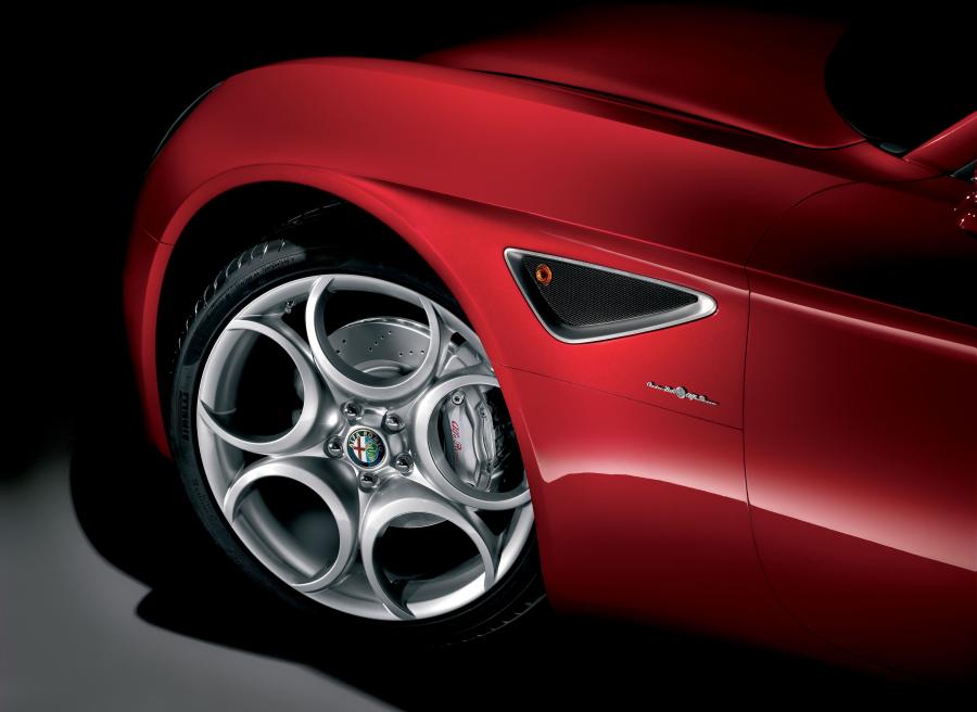 Детали экстерьера Alfa Romeo 8C Competizione 2006 года  (WW) (фото 11 из 64)